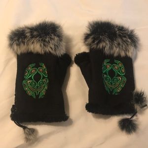 🧤 Fingerless Furry Gloves 🧤